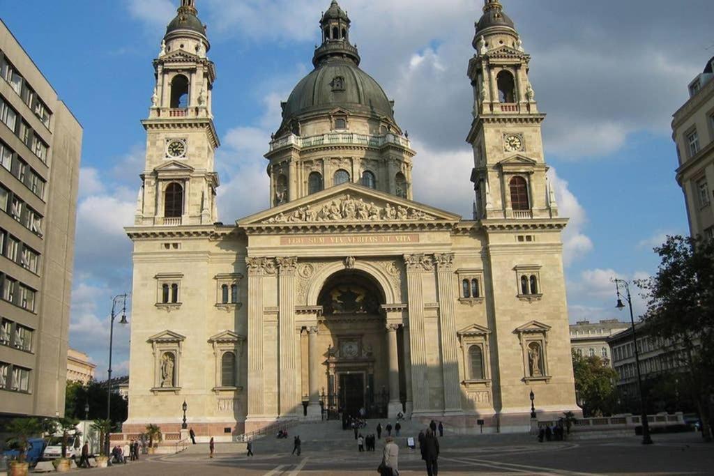 Nice And Cozy Apartment Next To The Parliament Budapeste Exterior foto
