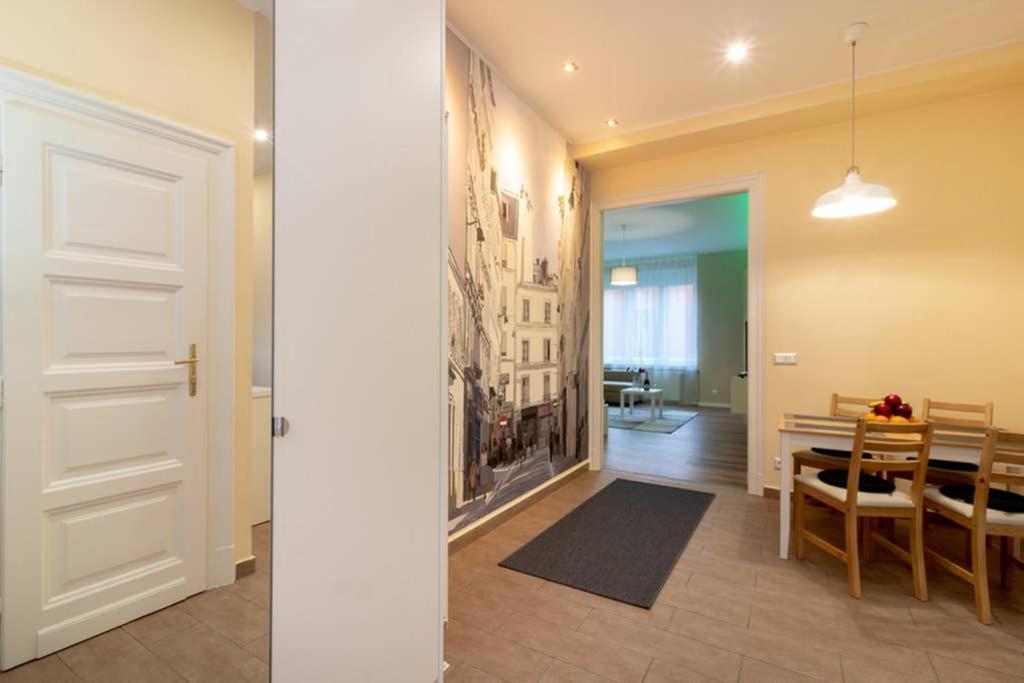 Nice And Cozy Apartment Next To The Parliament Budapeste Exterior foto